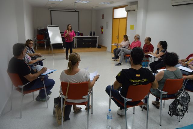 Los empleados municipales de la Región aprenden en Las Torres de Cotillas técnicas antiestrés en el trato personal con el ciudadano - 3, Foto 3