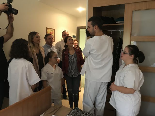 Cuatro usuarios del SEPAP de Down Lorca realizarán prácticas pre-laborales en la Residencia Caser gracias a un convenio de colaboración entre ambas entidades - 1, Foto 1