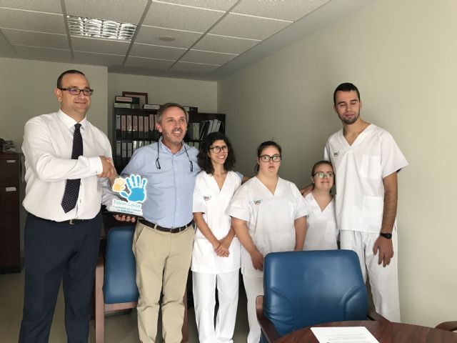 Cuatro usuarios del SEPAP de Down Lorca realizarán prácticas pre-laborales en la Residencia Caser gracias a un convenio de colaboración entre ambas entidades - 2, Foto 2
