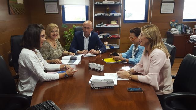 La consejerade Familia e Igualdad de Oportunidades anima a las empresas a implantar medidas de igualdad - 2, Foto 2