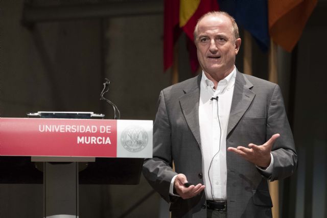 Miguel Sebastián explica en la Facultad de Economía de la Universidad de Murcia las lecciones aprendidas de la crisis - 1, Foto 1
