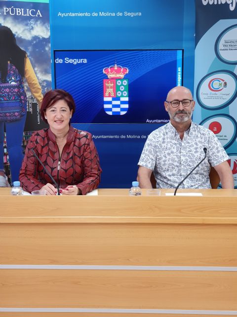 El Ayuntamiento de Molina de Segura firma un convenio con la Federación de Asociaciones de Madres y Padres de Alumnos y Alumnas del municipio para realización de actividades en 2019 - 2, Foto 2