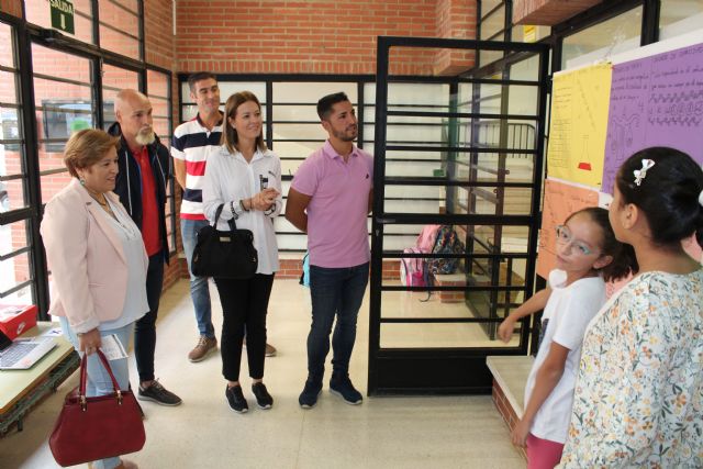 El colegio Urci inaugura la exposición de trabajos sobre el proyecto Científicos del mundo - 1, Foto 1