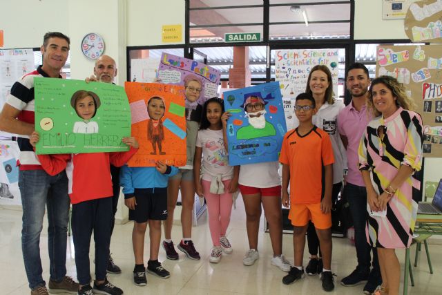 El colegio Urci inaugura la exposición de trabajos sobre el proyecto Científicos del mundo - 2, Foto 2