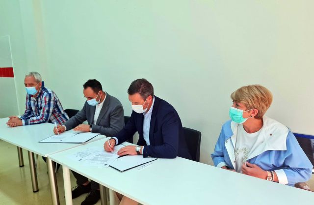 El Ayuntamiento de Caravaca pone a disposición de APCOM aulas para cursos que favorecen la inserción socio laboral de personas con discapacidad - 2, Foto 2