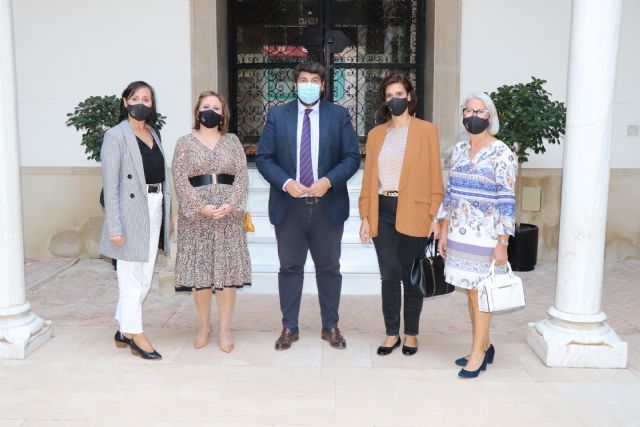 La Comunidad inicia los trámites para conceder la Medalla de Oro de la Región de Murcia a Coros y Danzas de Lorca - 2, Foto 2