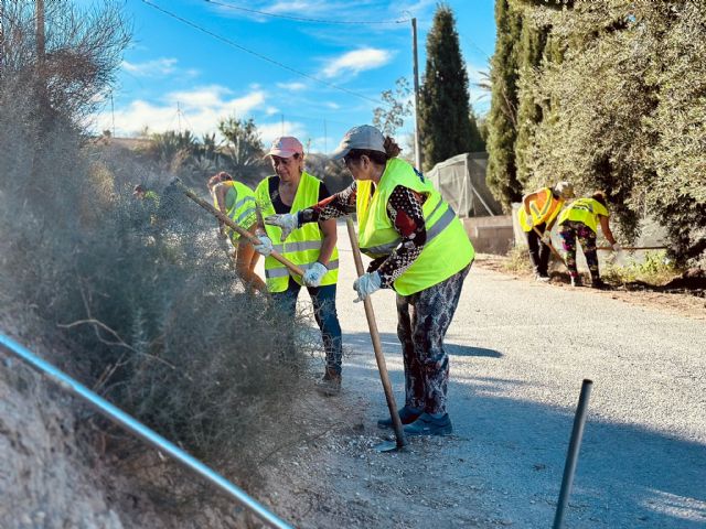 El Ayuntamiento de Archena contrata a 35 trabajadores agrícolas para la conservación y mejora de caminos rurales y espacios naturales - 3, Foto 3