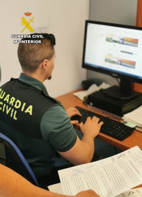 La Guardia Civil desarticula un grupo delictivo que estaf ms de 100.000 euros a una empresa hortofrutcola de Alhama de Murcia, Foto 2