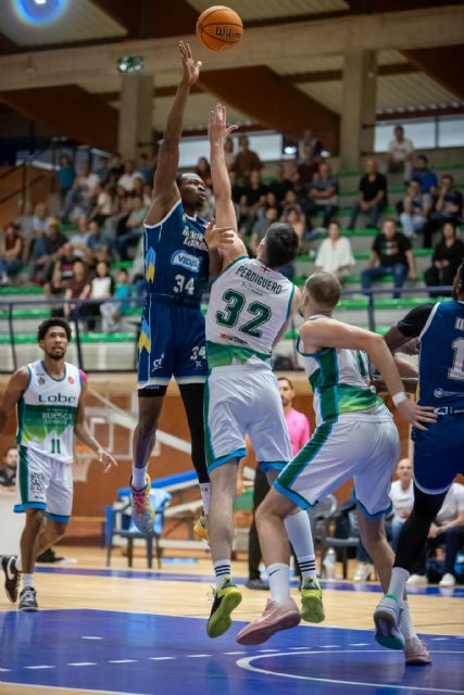 El golosinas llega tarde al partido contra lobe Huesca - 2, Foto 2