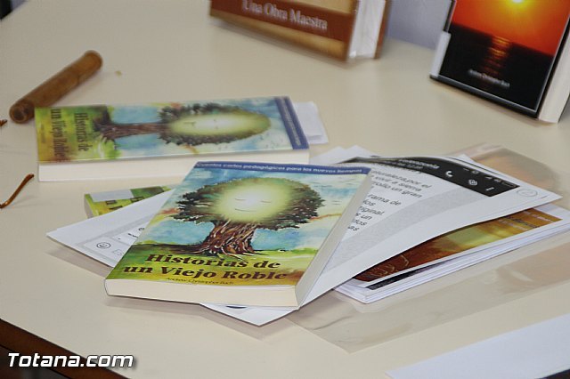 Andrs Valenzuela presents his book of stories "Stories of an old oak", within the program "Cultural Autumn", Foto 8