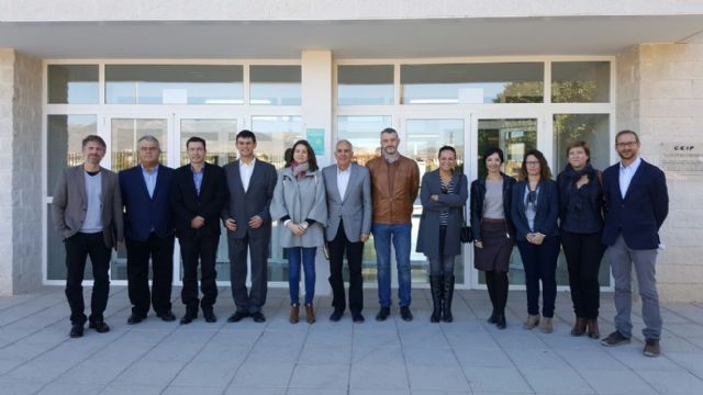 Visita de los diputados Víctor Martínez-Carrasco y Juan Pagán junto a la comisión de Educación al CEIP Luis Pérez Rueda de Totana - 1, Foto 1