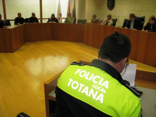 The Local Board of Citizen Security is held to coordinate the security and emergency arrangements of the pilgrimages and the patron saint festivities of La Santa'2016, Foto 3