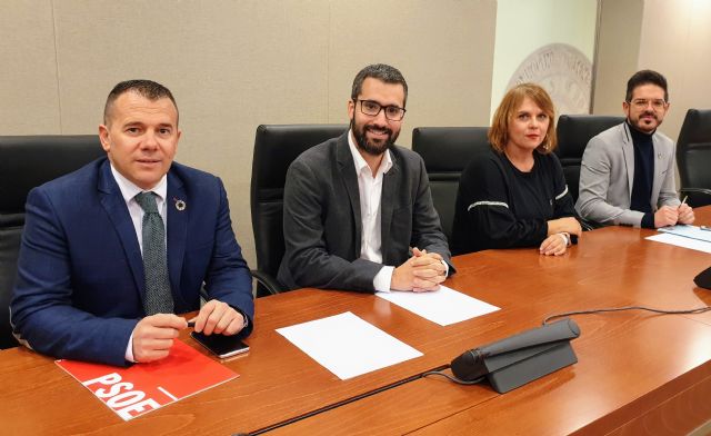 El PSOE critica que el Gobierno regional no invierta en ayudas para los afectados por la DANA, pero no tenga reparo en aumentar sus altos cargos - 1, Foto 1