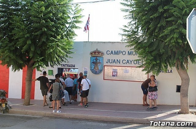 It is agreed to sign a collaboration agreement with the Olympic Club of Totana for the use of the municipal field "Juan Cayuela", Foto 3