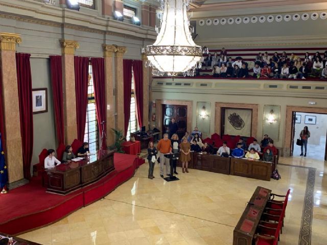 Alumnos del IES Licenciado Francisco Cascales convierten el Salón de Plenos del Ayuntamiento en sede del Parlamento Europeo - 2, Foto 2