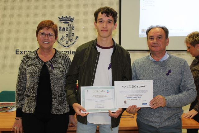 Los ganadores del concurso de carteles y vídeos sobre el 25N reciben sus premios - 2, Foto 2