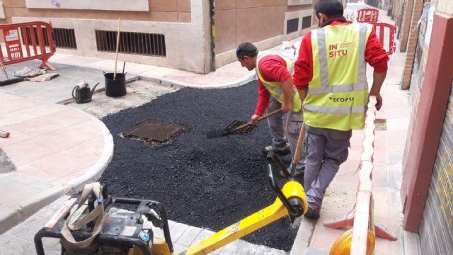 Fomento sustituye el pavimento y mejora la accesibilidad en el callejón Brujera del barrio de San Nicolás - 1, Foto 1
