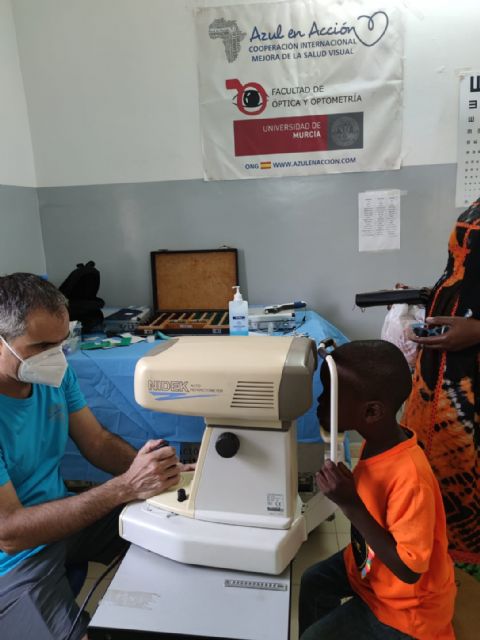 El decano de Óptica y Optometría de la Universidad de Murcia participa en la expedición a Senegal de Azul en Acción - 2, Foto 2
