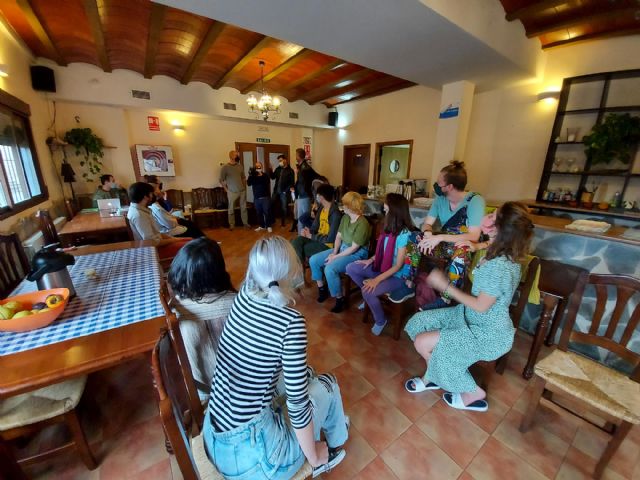 El albergue municipal de La Almudema reabre sus puertas tras a&ntilde;os cerrado con un intercambio Erasmus Plus en el que participan jóvenes de diversos países europeos - 3, Foto 3