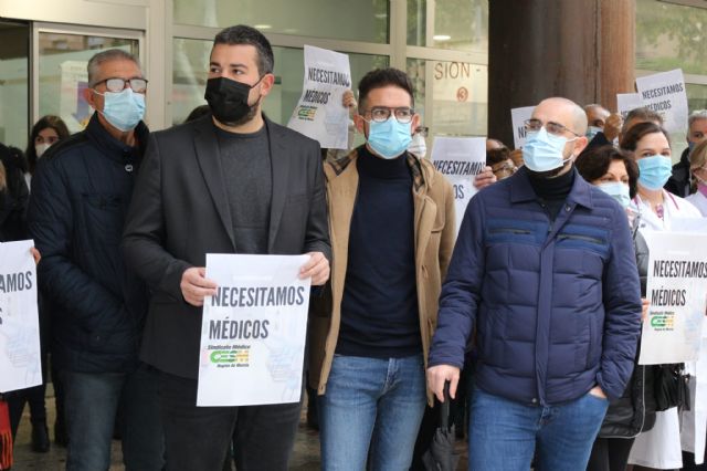 El Grupo Municipal Socialista se ha sumado a la concentración del Sindicato Médico de la Región de Murcia - 1, Foto 1