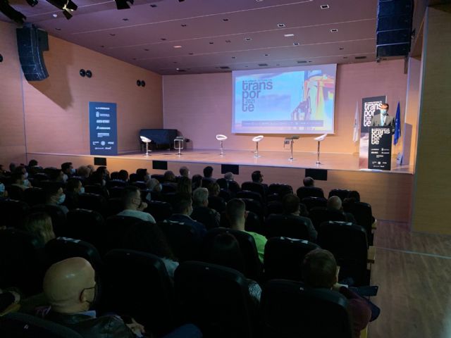 El Ejecutivo regional muestra su respaldo sin fisuras a las reivindicaciones del sector del transporte regional - 1, Foto 1