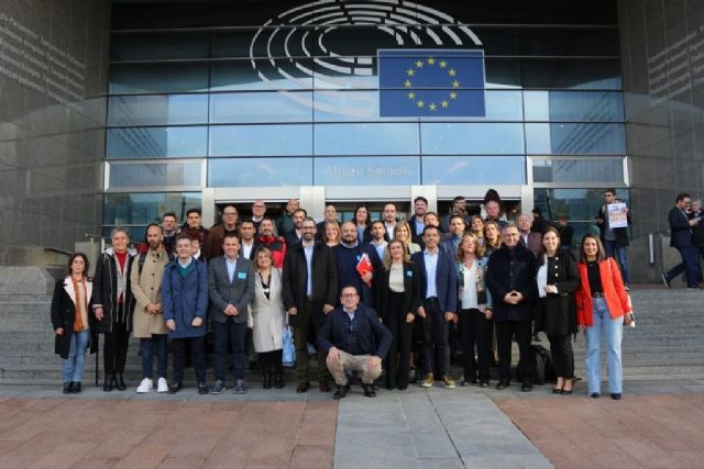 El secretario de organización del PSOE aguileño participa en una jornada en el Parlamento sobre fondos europeos - 2, Foto 2