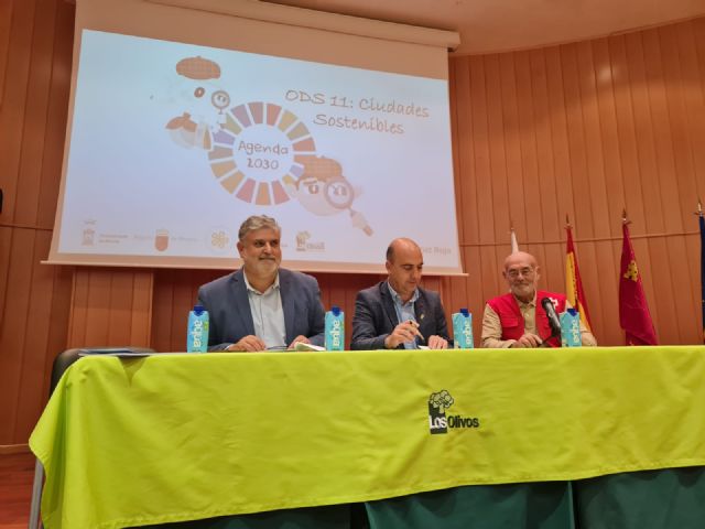 Cruz Roja y el alumnado del Centro Educativo Los Olivos de Molina de Segura colaboran en la puesta en marcha del proyecto Ciudades Sostenibles ODS 11 - 2, Foto 2