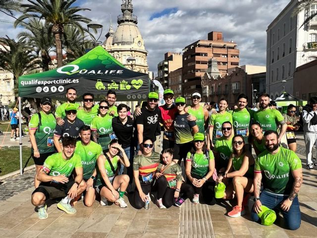 Qualife regala 1.000 gorras en el cross de la artillería a corredores y familias - 1, Foto 1