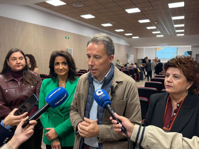 Cerca de 200 mayores del municipio se dan cita en la Jornada informativa sobre el proyecto Tecno Mayores en Lorca y sus pedanías - 1, Foto 1