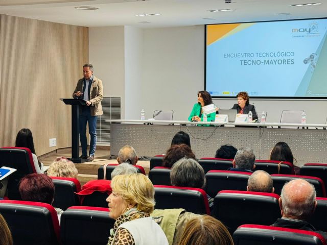 Cerca de 200 mayores del municipio se dan cita en la Jornada informativa sobre el proyecto Tecno Mayores en Lorca y sus pedanías - 3, Foto 3