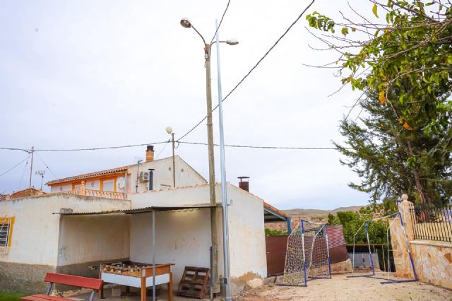 La Concejalía de Vertebración del Territorio y Lucha Contra la Despoblación impulsa la renovación integral del alumbrado público de la Plaza de Las Canales con una inversión de 6.911€ - 2, Foto 2