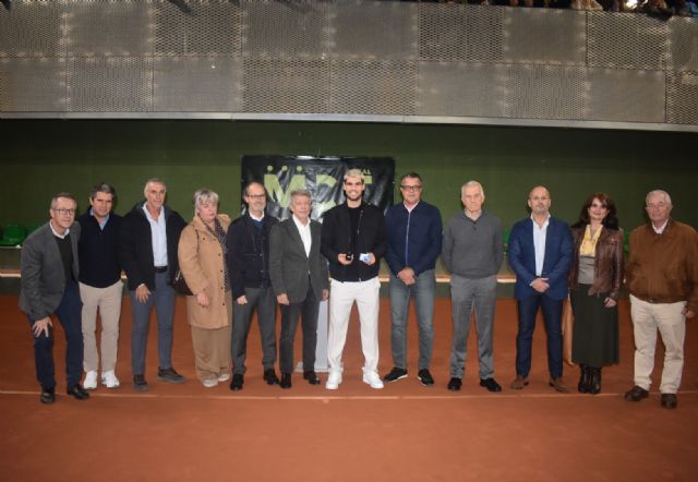 El Real Murcia Club de Tenis 1919 otorga la Insignia de Oro a Carlos Alcaraz - 1, Foto 1