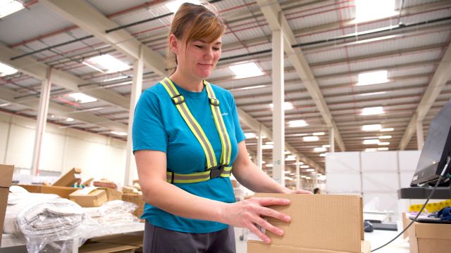 Con una concentración del 65% de los pedidos en las primeras 48 horas y picos de gestión de 200.000 artículos al día - 1, Foto 1