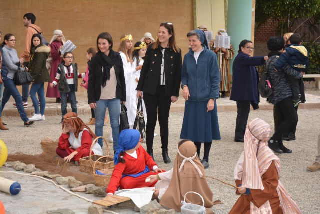 El colegio María Inmaculada celebra la Navidad con su tradicional Belén Viviente - 1, Foto 1