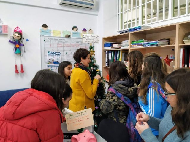 El IES San Juan Bosco de Lorca colabora con D´Genes y AELIP a través de su iniciativa de talleres solidarios en los recreos - 2, Foto 2
