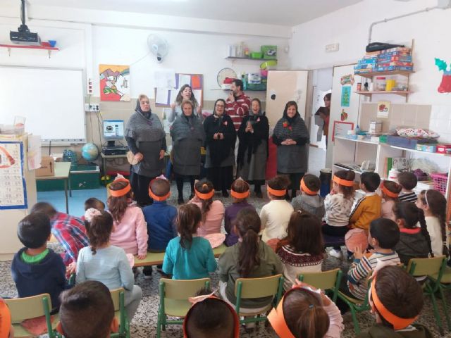 Mayores del municipio comparten historias y tradiciones de Navidad con niños y jóvenes - 1, Foto 1