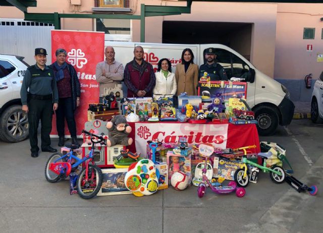La Guardia Civil desarrolla una campaña solidaria en favor de Cáritas - 1, Foto 1