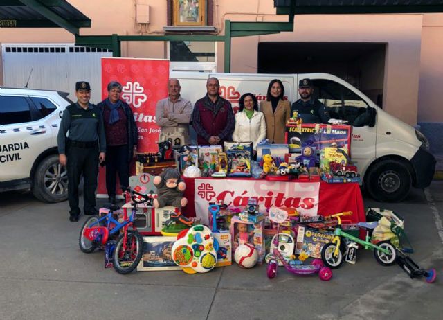 La Guardia Civil desarrolla una campaña solidaria en favor de Cáritas - 2, Foto 2