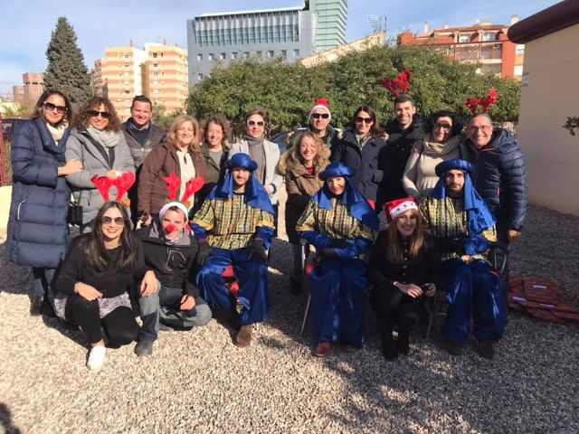 Carteros Reales, entrega de juguetes y gran chocolatada en la VII Navidad Solidaria de Juventudes Socialistas con el CDIAT Fina Navarro de Lorca - 1, Foto 1