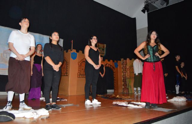El colegio 'Monte Azahar' hace un guiño teatral a la historia de Las Torres de Cotillas - 3, Foto 3