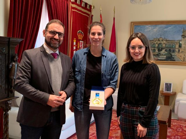 El alcalde de Lorca recibe a la portera lorquina, Laura Gallego - 3, Foto 3