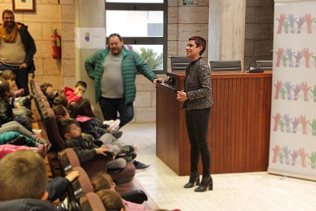 Mari Carmen Morales recibe a escolares en el Ayuntamiento con motivo Día Universal de la Infancia - 1, Foto 1