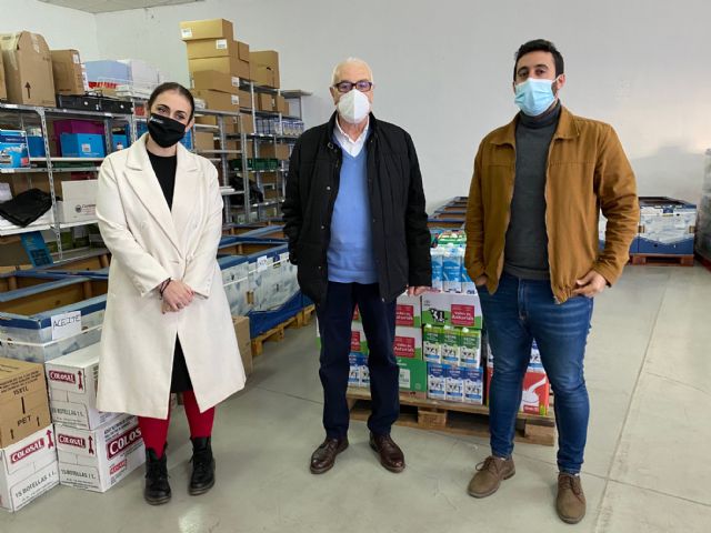 Camina, reto solidario dona 500 euros en leche para Cáritas - 1, Foto 1