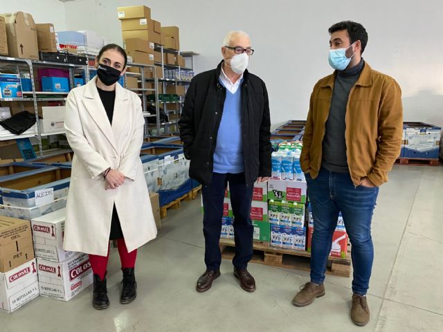 Camina, reto solidario dona 500 euros en leche para Cáritas - 2, Foto 2