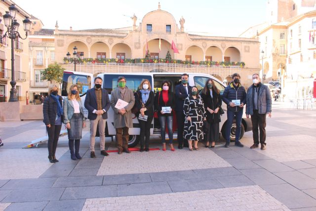 Fundación Primaflor dona un vehículo adaptado a la Asociación de Esclerosis Múltiple de Lorca - 2, Foto 2