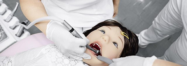 Crean un robot humanoide que simula el comportamiento de un niño en el dentista - 1, Foto 1