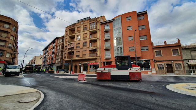 Corte de tráfico de lunes a miércoles en la Calle Jerónimo Santa Fe con motivo de los trabajos de asfaltado y pintura de marcas viales tras los trabajos de renovación urbana - 1, Foto 1