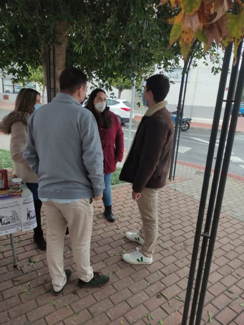 Inmensa acogida por los torreños de la campaña navideña de recogida de alimentos y juguetes - 4, Foto 4