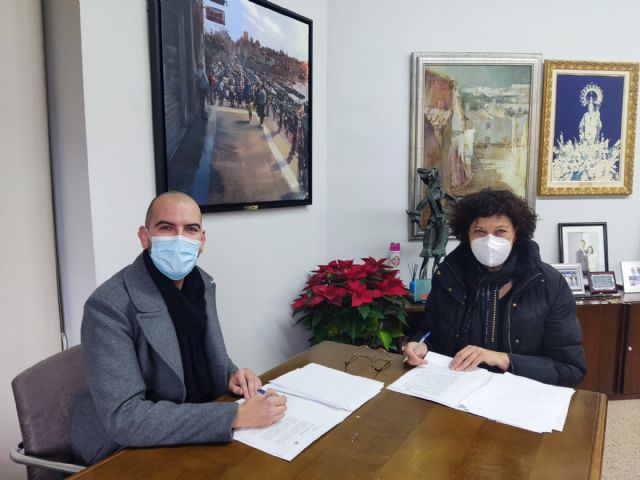 La alcaldesa de Puerto Lumbreras firma un convenio con el Cabildo de Cofradías del Municipio - 1, Foto 1
