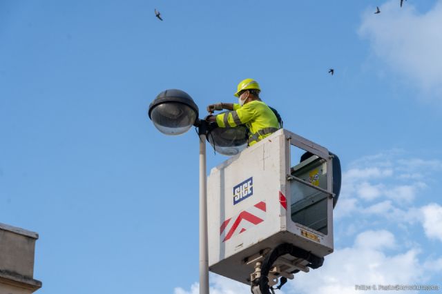 El Ayuntamiento destina unos 25.000 euros para cambiar más de 70 luminarias en Canteras y La Vaguada - 1, Foto 1